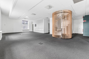 Intern trapp med mulighet for lett tilgang til 5 etasje