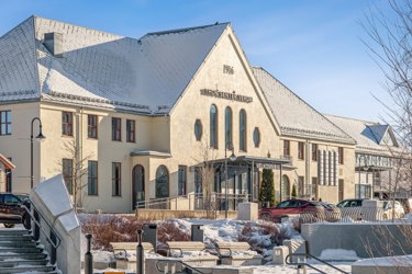 Fasade fra togstationen