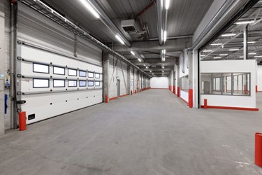Lagret har to porter, den innerste er en hurtigport.