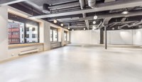 Lokale har et industriellest preg med flere kule detaljer