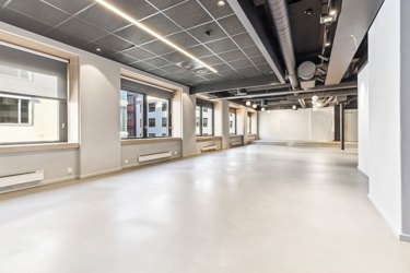 Store vinduer med utsikt over Torggata