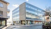 Fasade og inngang til lokalet i Storgata