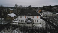 Herskapelig villa med sentral beliggenhet midt i Elverum, vegg i vegg med byens største kjøpesenter og kort vei til alt sentrum har å by på