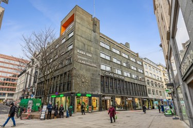 Kontoretasjer med sentral beliggenhet i etablert bygård