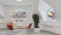 Sosial sone med sitteplasser og gode lysforhold