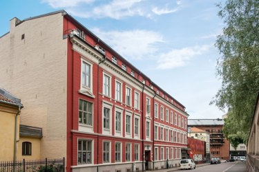 Klassisk bygård med sentral beliggenhet i attraktive Nordahl Bruns gate – et rolig miljø midt i Oslo sentrum.